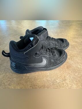 Nike Court Borough Black Mid-Top Athletic Sneakers Boys Size 13